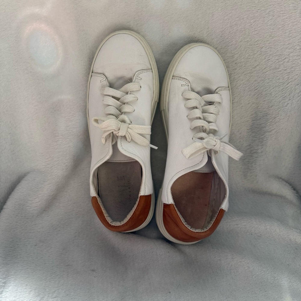 ABLE Shoes women’s Size 9 White and Tan Women's Sneakers Walking‎ Lace Up - Picture 5 of 8